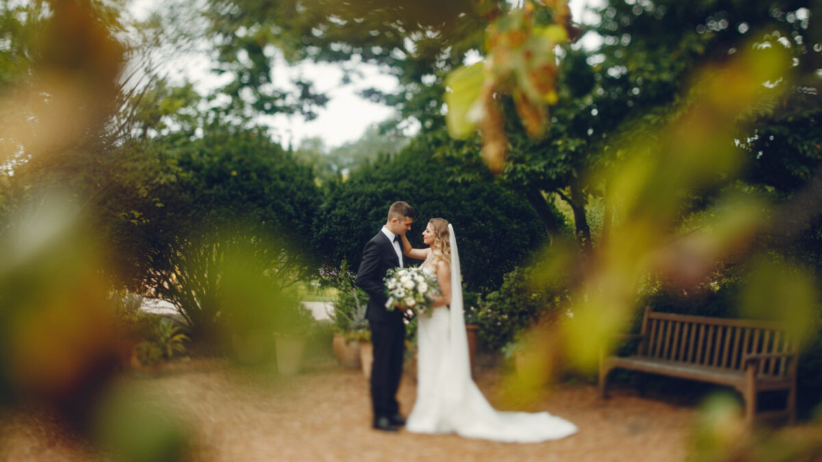 Un mariage unique : le charme du tipi en plein air